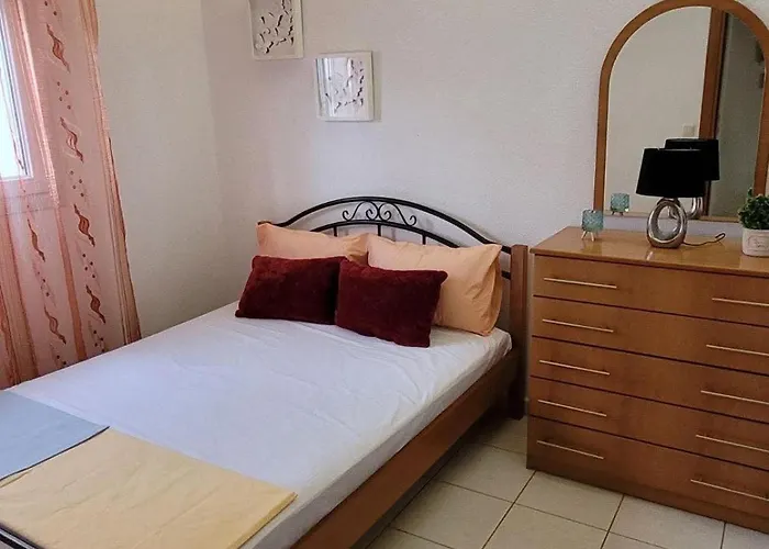 Дом отдыха Adi's House *