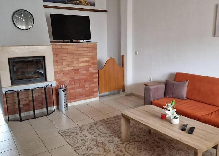 Дом отдыха Adi's House *